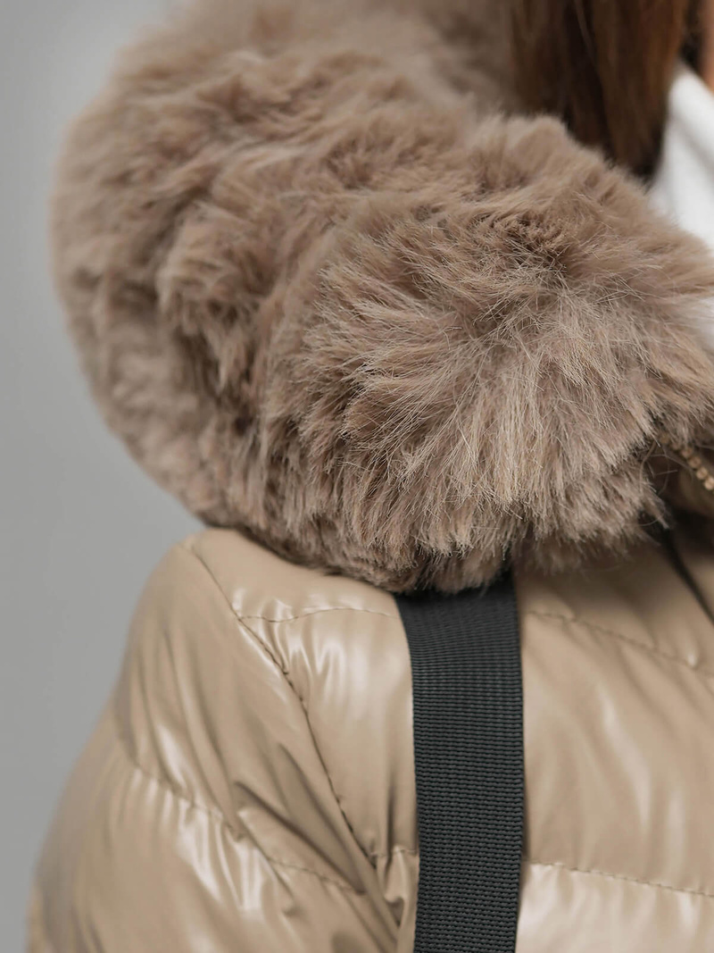 Kurtka zimowa damska długa z futerkiem beżowa OZONEE JS/5M3139/62