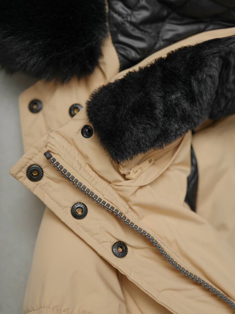 Kurtka zimowa damska długa pikowana beżowa OZONEE O/W377