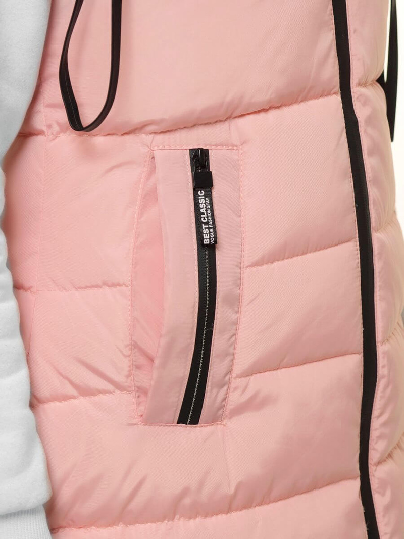 Kamizelka damska długa pikowana z futerkiem jasnoróżowa OZONEE O/M205/58