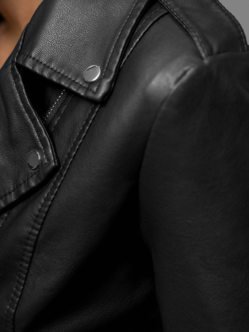 Жіноча шкіряна куртка Чорна OZONEE JS/11Z8039