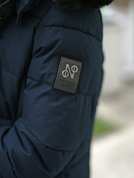 Kurtka zimowa damska długa pikowana granatowa OZONEE O/W377