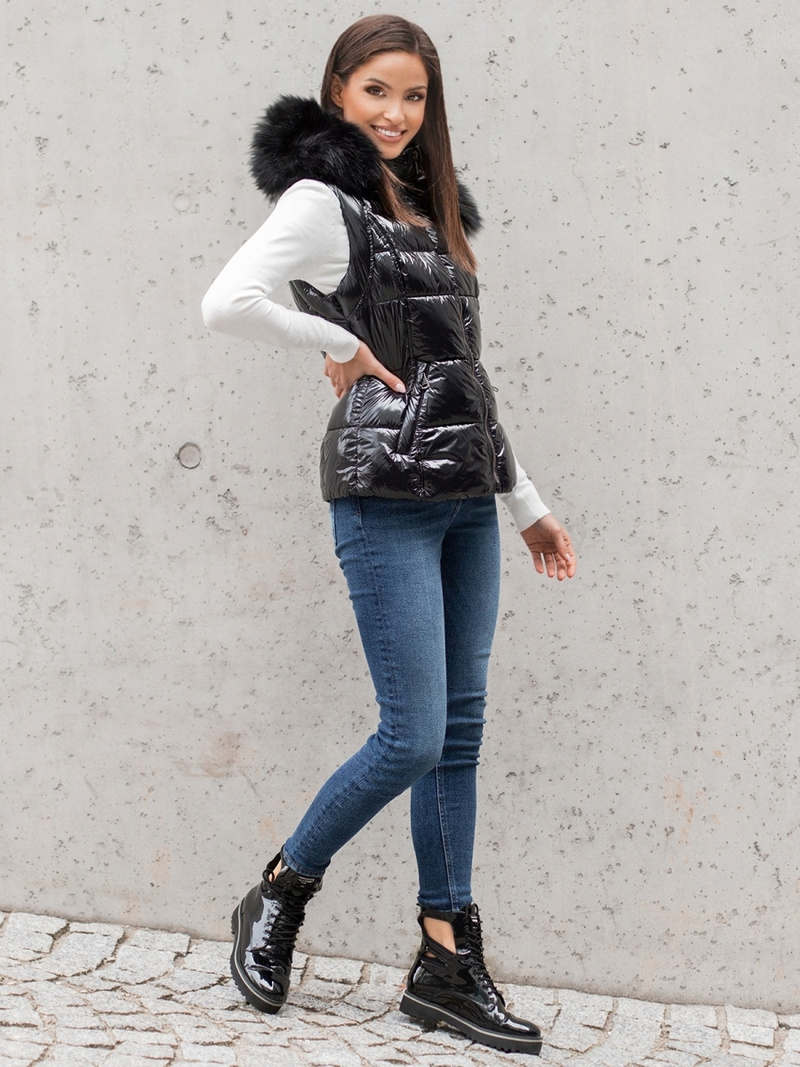 Стьобаний жіночий жилет чорний OZONEE O/DK027/1Z