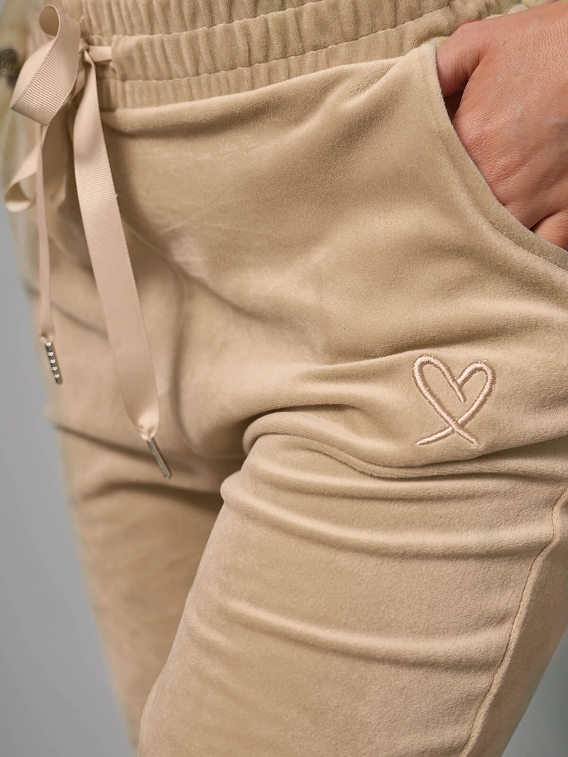 Spodnie dresowe damskie welurowe jasno-beżowe OZONEE O/390177M