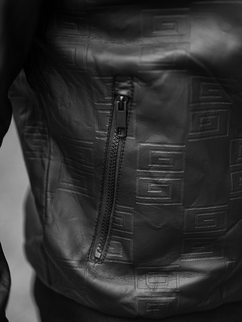 Чоловіча шкіряна куртка Чорна OZONEE O/3A65