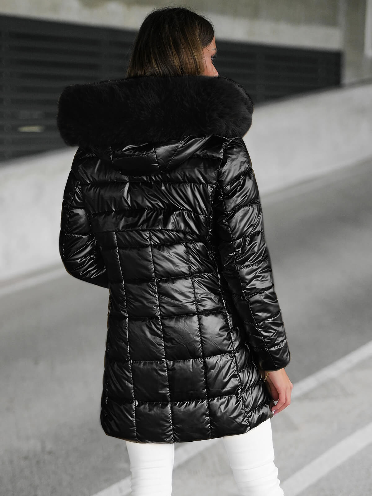 Kurtka zimowa damska długa z futerkiem czarna OZONEE JS