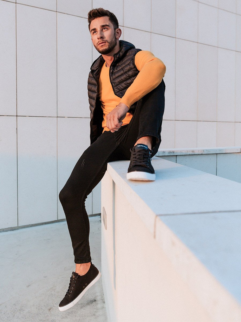 Безрукавка чоловіча Чорна OZONEE JS/HDL88002Z