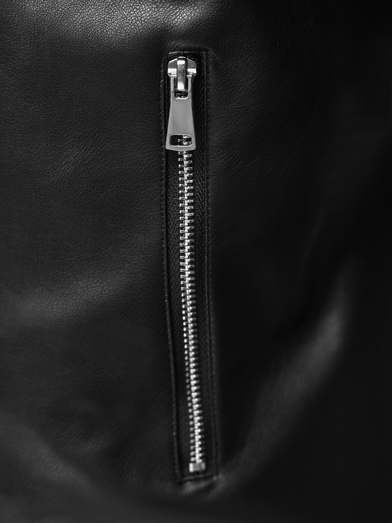 Kurtka skórzana męska bomberka czarna OZONEE JS/11Z8107