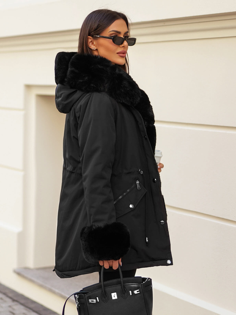 Kurtka zimowa damska z futerkiem czarna OZONEE JS/16M9062/392Z